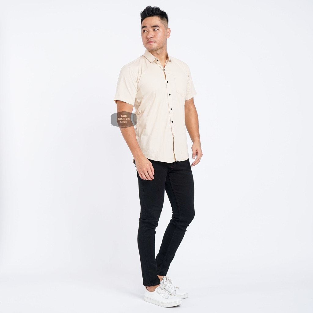 Kemeja Pria Lengan Pendek Polos Cream Krem Kemeja Slimfit Kemeja Polos Casual 819 - EightNineTeen