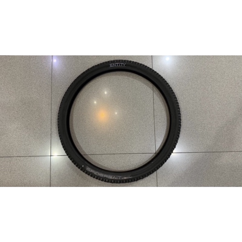 Ban Luar Sepeda MTB Entity Spiderbait 27.5 x 2.25 dan Ban Dalam Polygon 27.5 x 2.10-2.40 FV