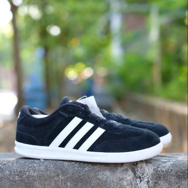 NEW IN 
CLASSIC .....VINTAGE ....
ADIDAS CROSS COURT LEATHER 
ORIGINAL MADE IN INDONESIA