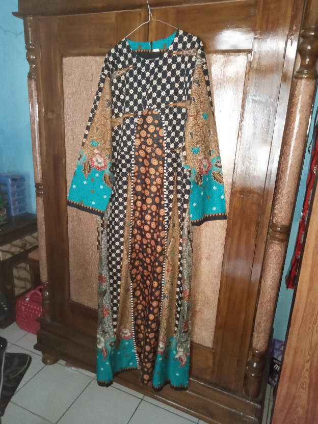 Gamis Batik  Moderen Kombinasi Motif Simple Elegan Dan Mewah