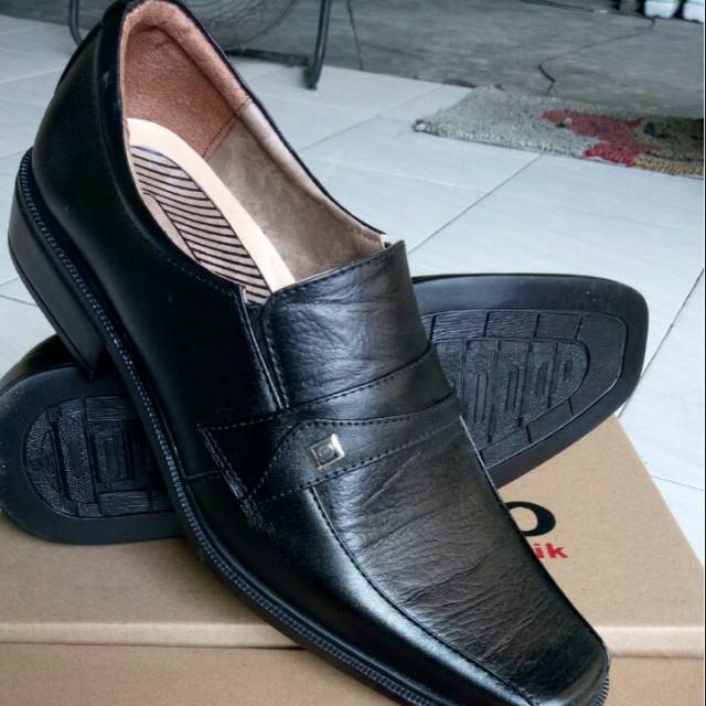 Sepatu Kulit Devano MD02