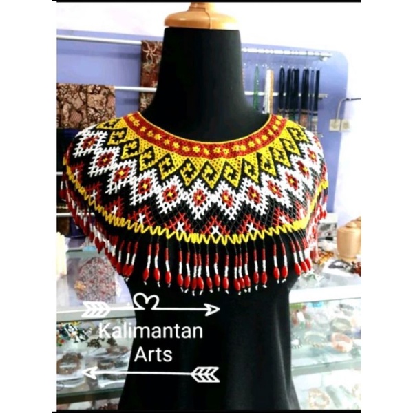 Kalung Teratai Pundak/ Hiasan Leher /Rompi Bahu Manik Dayak Kalimantan Perempuan Dewasa