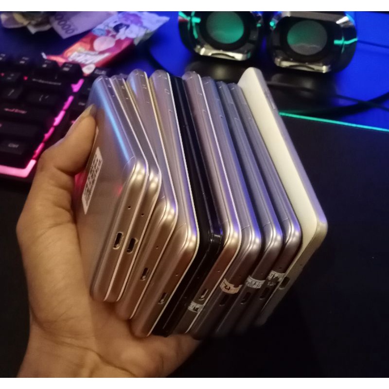 siomi redmi 5 a 2/16gb  3/32gb seken mulus hitam putih