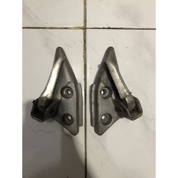 Pijakan Kaki Belakang Pustep Footstep Motor Suzuki Spin 125 Ori