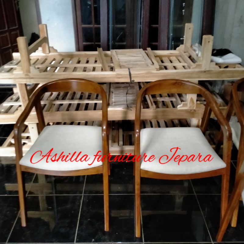 kursi makan . kursi jati.kursi makan selly.kursi jati kursi makan minimalis.