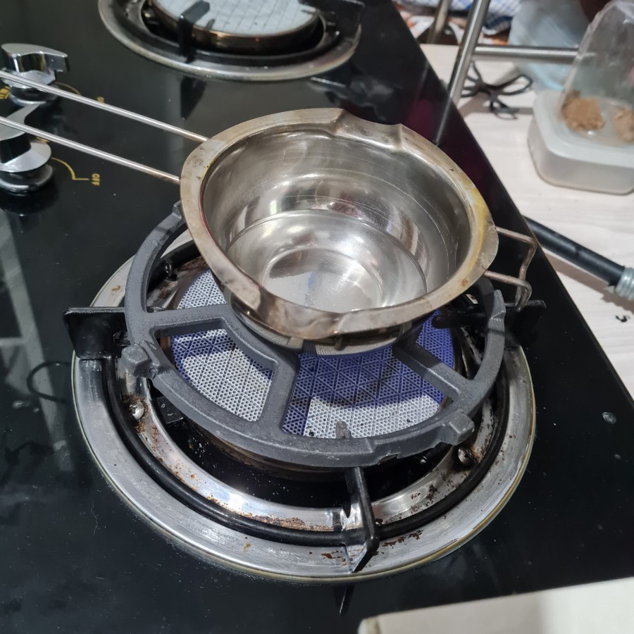 universal stovetop / tatakan dudukan panci kompor / non slip bracket / alas panci