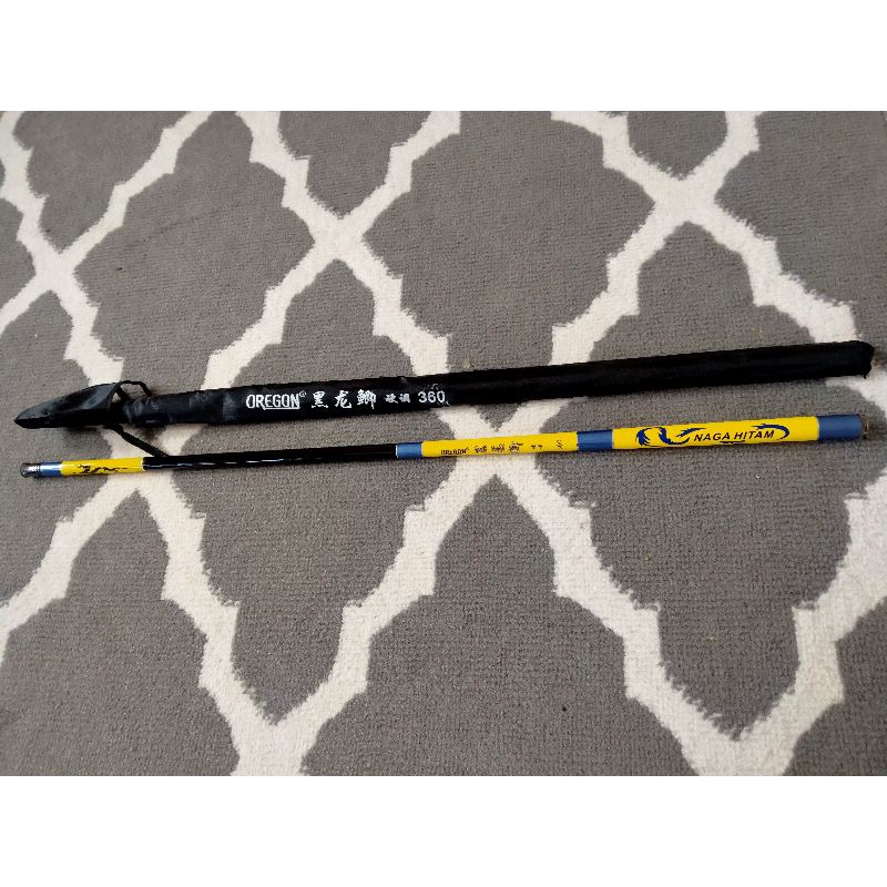 Tegek Oregon naga hitam