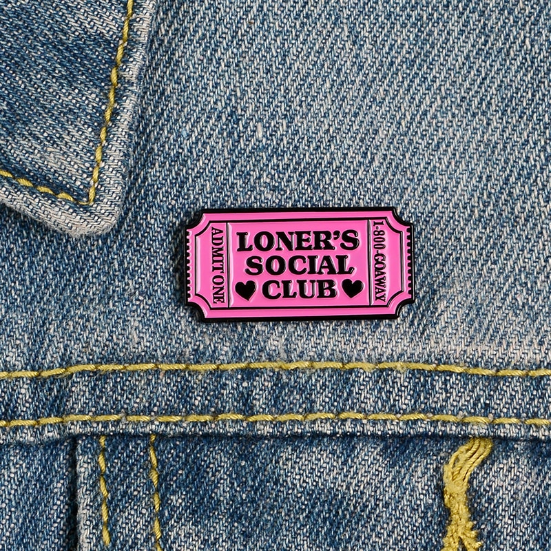 Bros Pin Enamel Desain Tiket Loner 's Club Warna Pink Untuk Hadiah