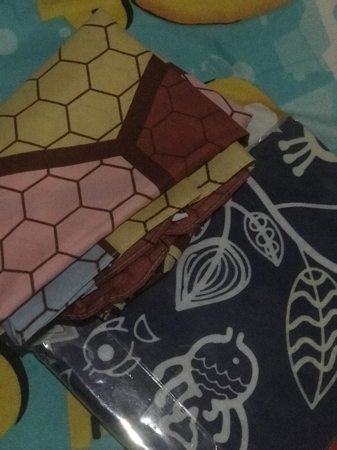 Sarung Bantal Cinta Tommony - Uk.90x45cm Bahan Katun Sangat Lembut