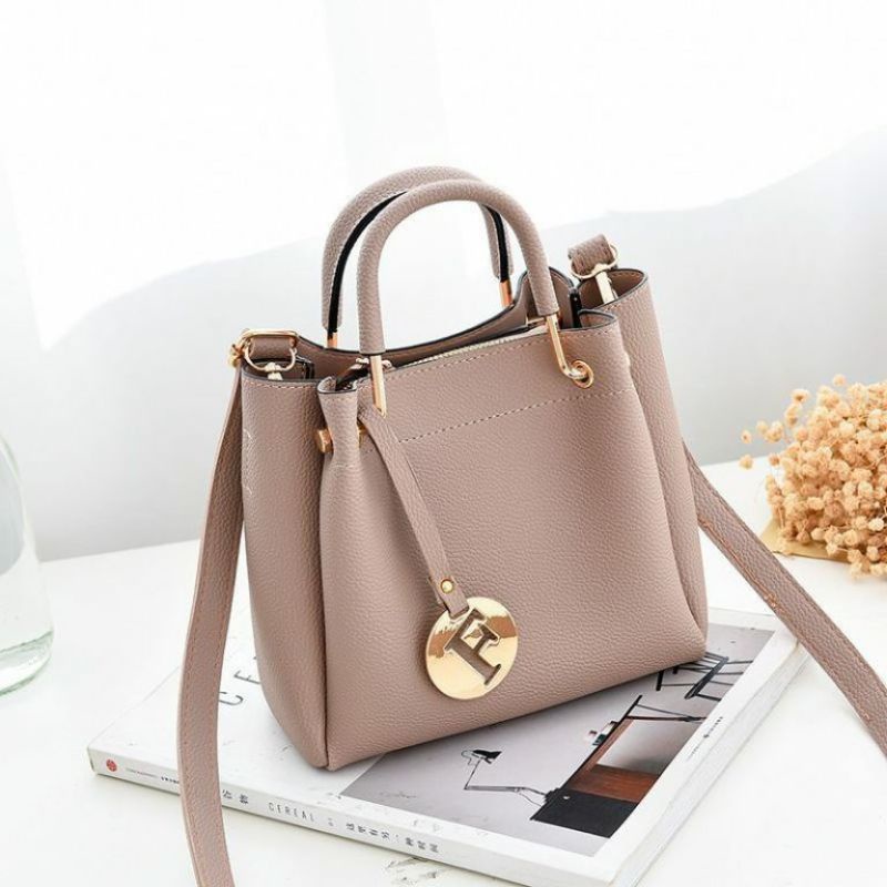 Tas Selempang Handbag Wanita Fashion Import BTH6822 BQ1745 LT1173 EL283 CR7078 GT1672