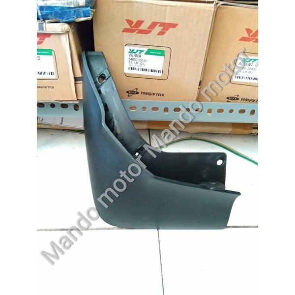 karpet lumpur flap roda mud guard belakang kiri KIA Carens 2 Terjangkau