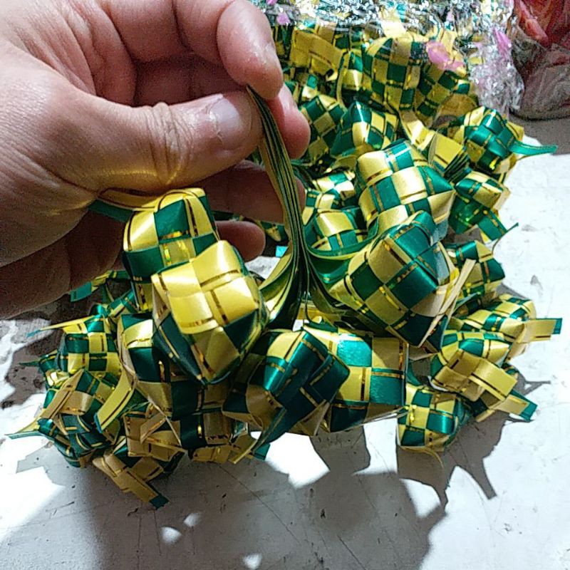 

Ready selalu ketupat hias pita plastik mini idul fitri