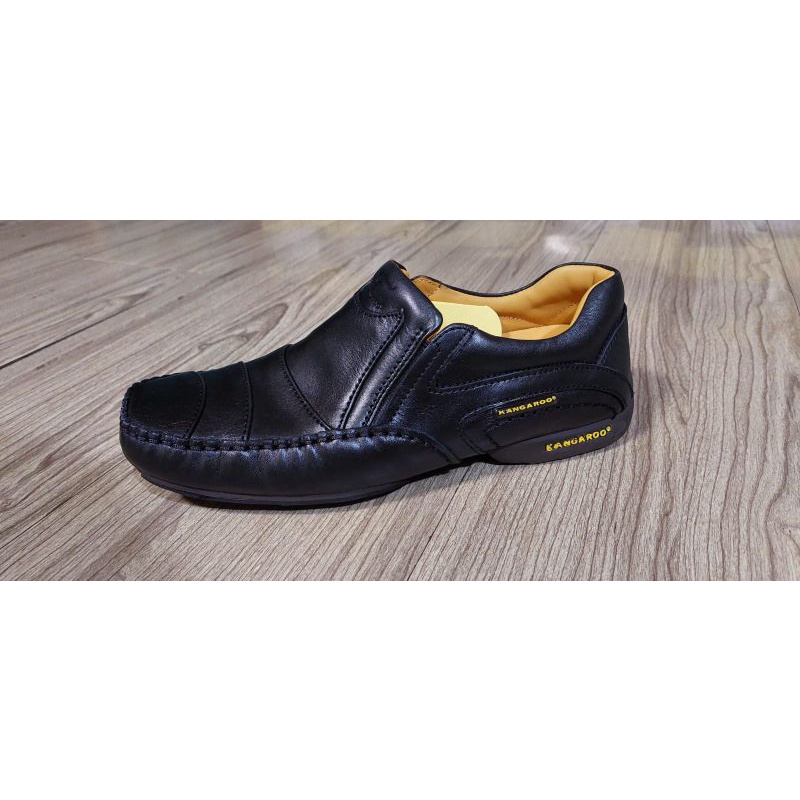 Sepatu Pria Kangaroo