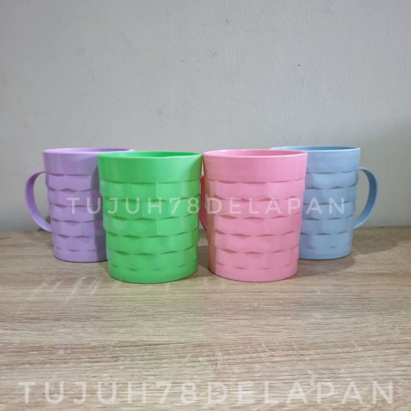 Gelas Minum Gagang Plastik Motif Tikar - Gelas Gagang Plastik Murah