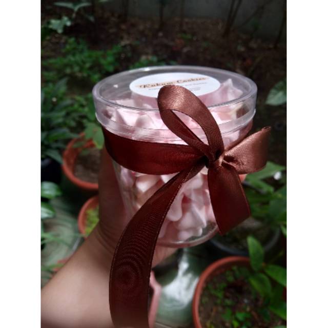 

Lime Swiss Meringue Kisses - Maringue