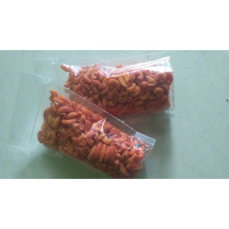 

CEMILANmakaronibantat120gram cemilan