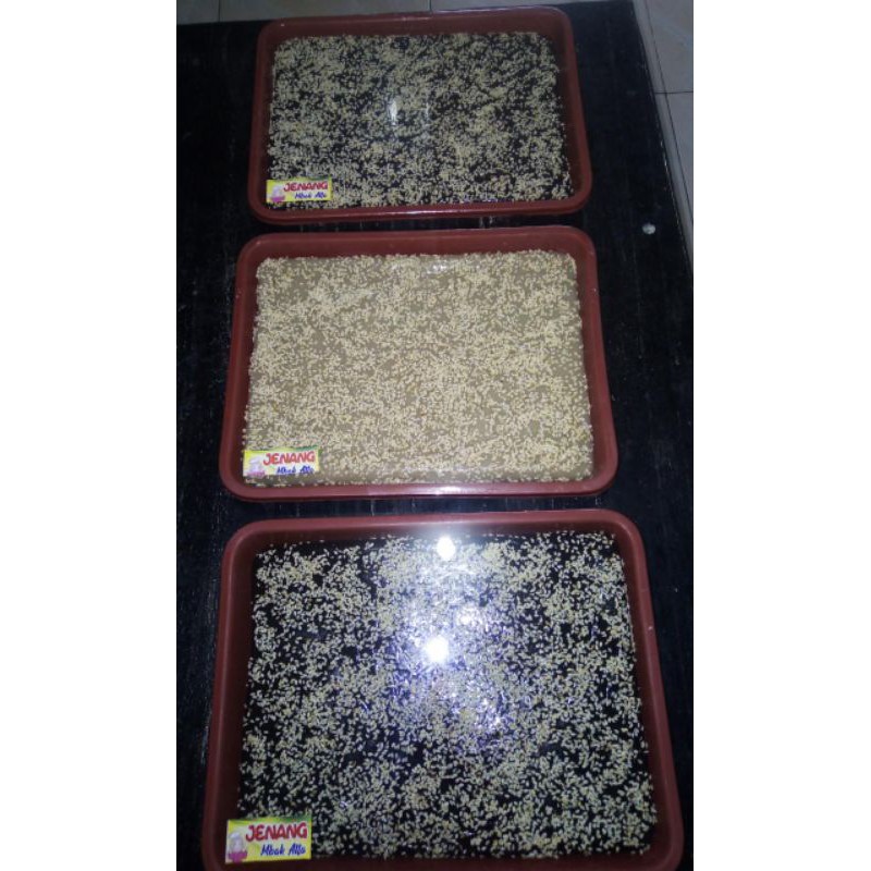 

Jenang Ketan Hitam / Jenang wijen Kemasan 1kg. Ketan Putih dan Hitam