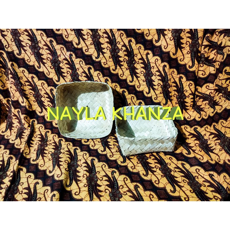 Besek Bambu ukuran 15 x 15 cm.sepasang