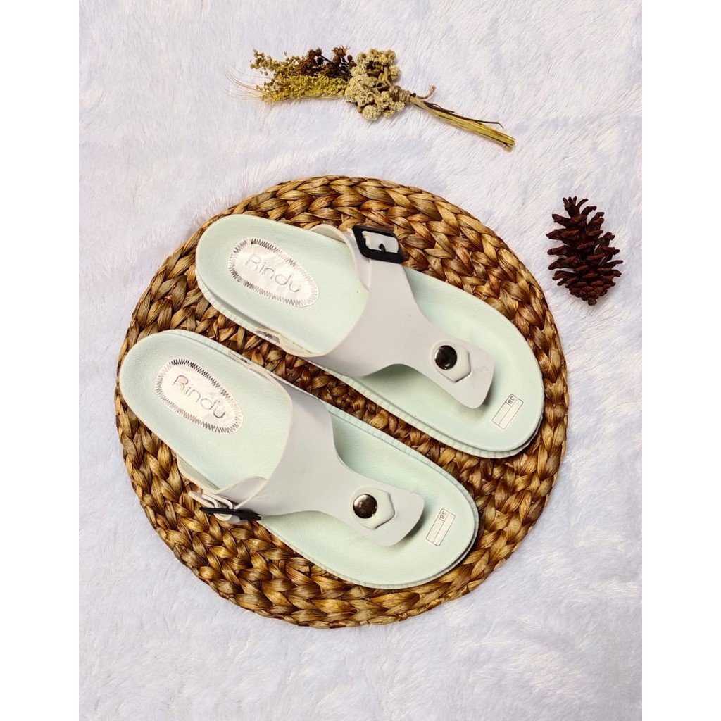 Sandal DEFECT Sol Jepit Gesper wanita New