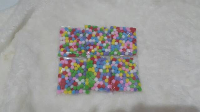 Mainan Montessori Pompom 1,5 cm mix warna isi 100  pcs