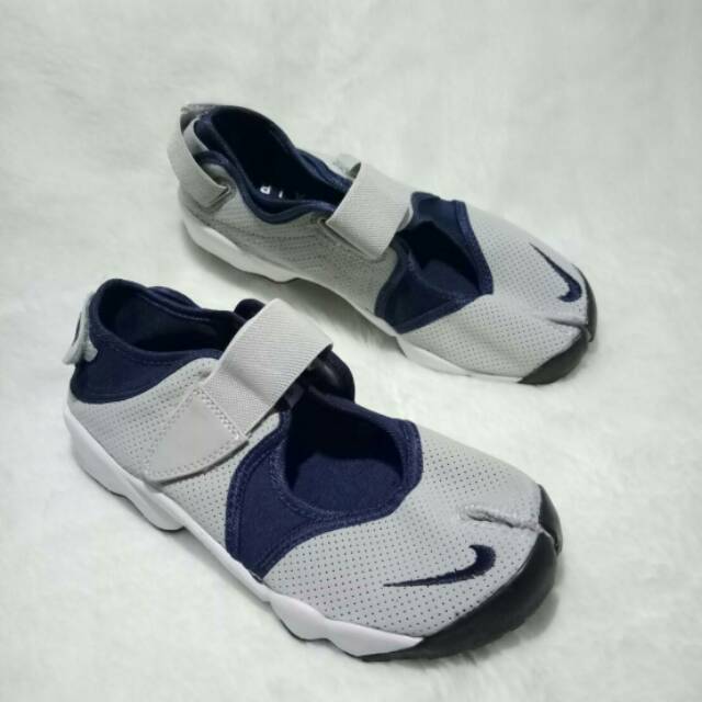 sepatu nike air rift
