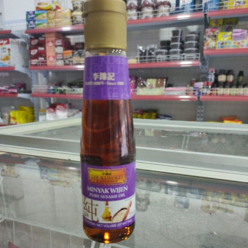

Lee Kum Kee Minyak Wijen 207ml