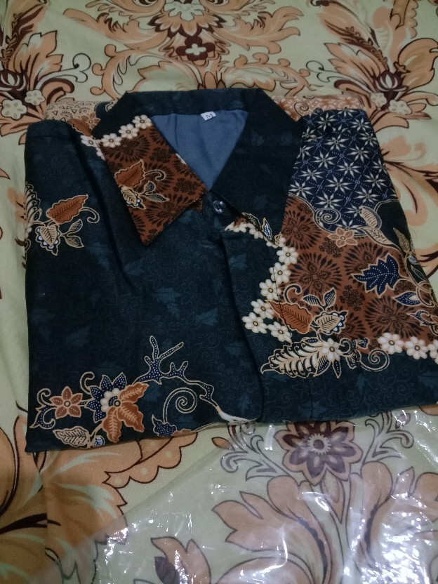 Kemeja Batik Pria Semi Sutra Silky Premium Puring Istimewa