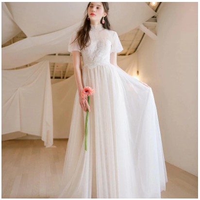 Gaun pengantin A-line mewah simpel putih lengan pendek