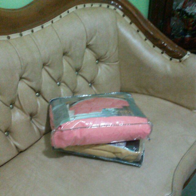 1 Kg Uk 180 / 160 Sprei Sprey Polos Embos Vallery Queen Atau King