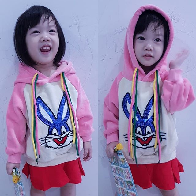 Baby G Collection GFD2223 Jaket Hoodie Bugs Bunny Velvet - Import Bahan Tebal
