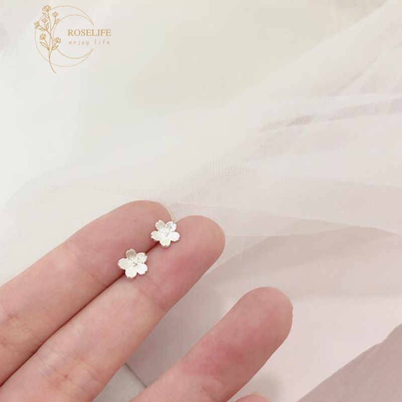 1 Pasang Anting Stud Desain Sakura 3d Bahan S925 Silver Anti Alergi Untuk Wanita