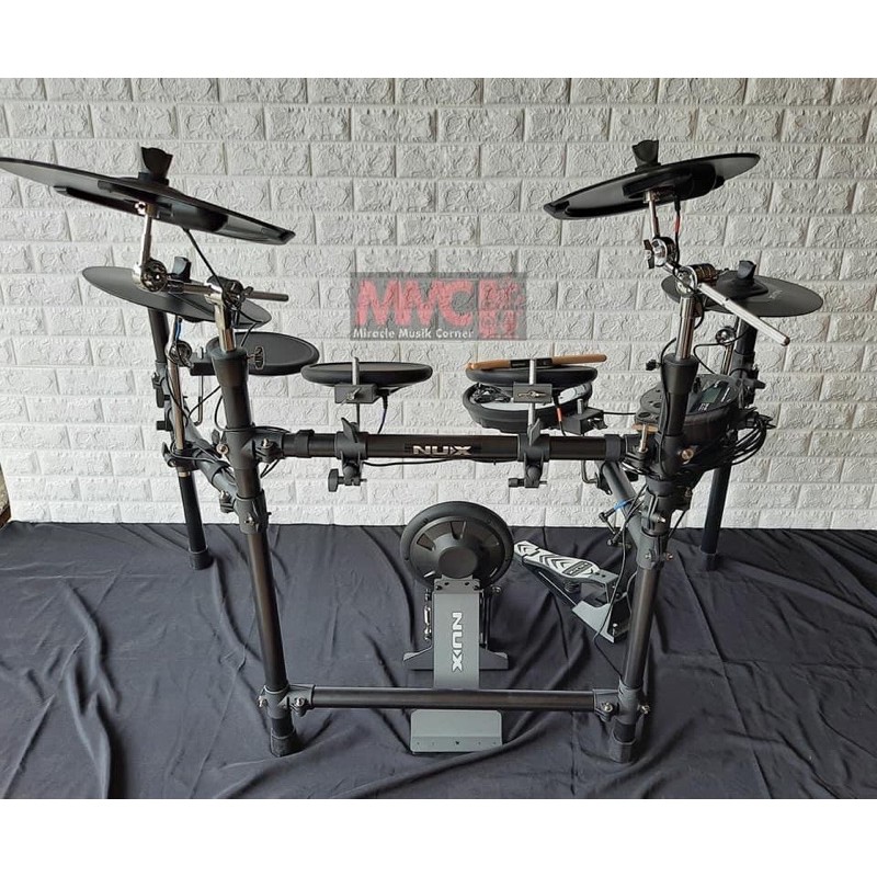 DRUM NUX DM5S PLUS KURSI DRUM HEADPHONE T-SHIRT