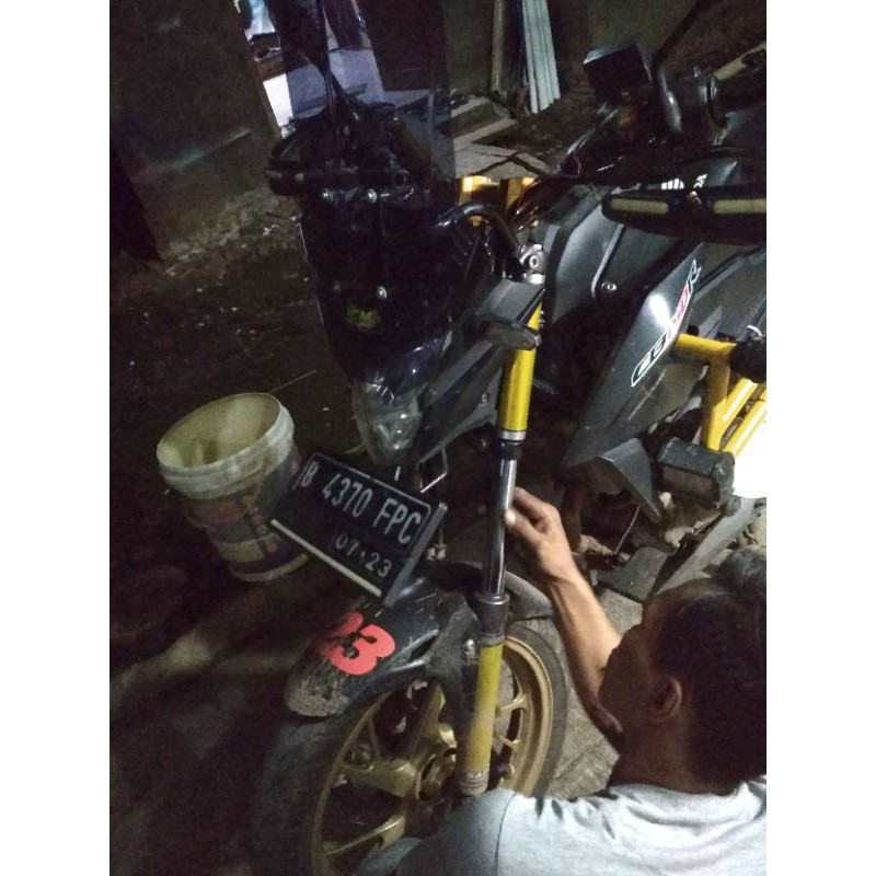 peninggi shock depan 10 cm New CB150R