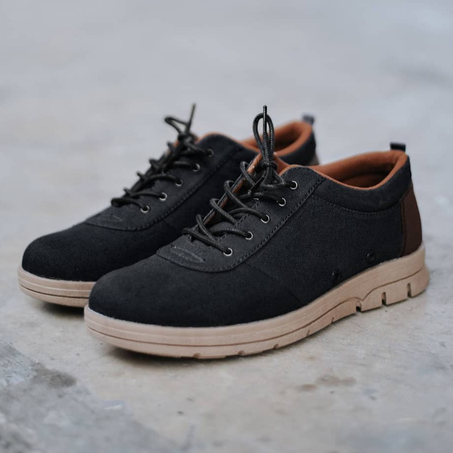 POLKA BLACK |ManNeedMe x FSTP| Sepatu Sneakers Pria Casual Sporty ORI