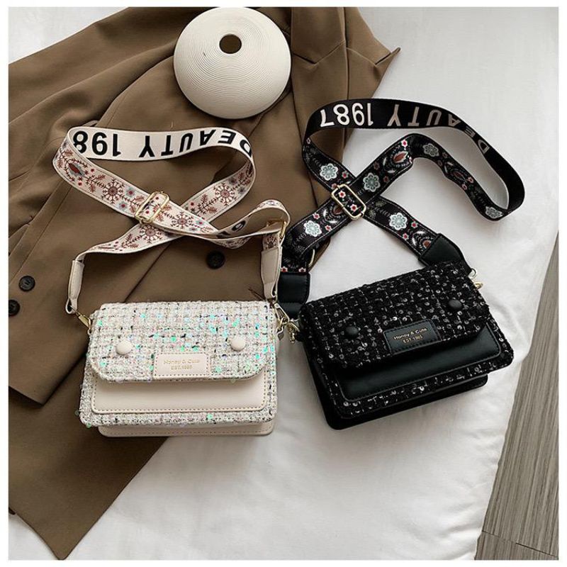 

Kode: ELJ 5842 IDR : 132 rbukuran: 14 x 20 x 8 cm Warna : Black , White