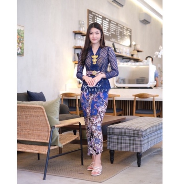 Set Kebaya Semi Italy Kartini dengan Rok Wiru | Kebaya Navy