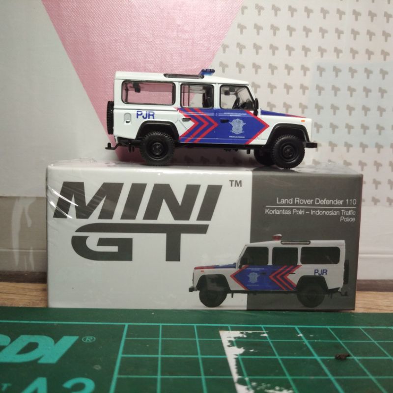 mini gt land rover defender 110 PJR indonesian traffic police