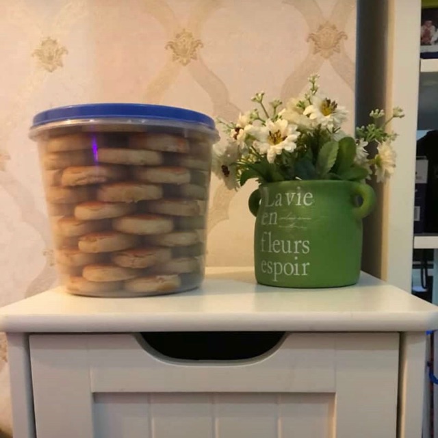 

Kue Kacang isi -+ 1000gr