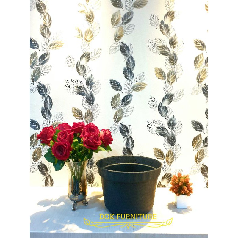 Pot Bunga Bulat Motif Kayu Hitam Plastik Diameter 34 cm Murah