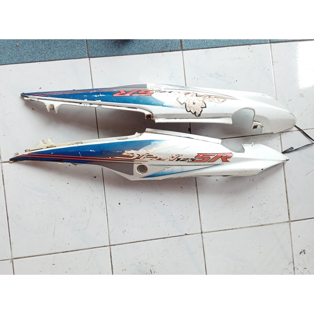 Sepasang Cover Body Belakang Suzuki Spin 125 Ori
