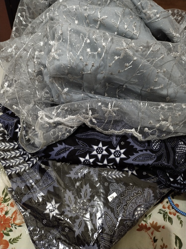 Ada Anak - Shopashop Solo Batik Kebaya Couple Carisa Selendang Brukat Tille Mutiara