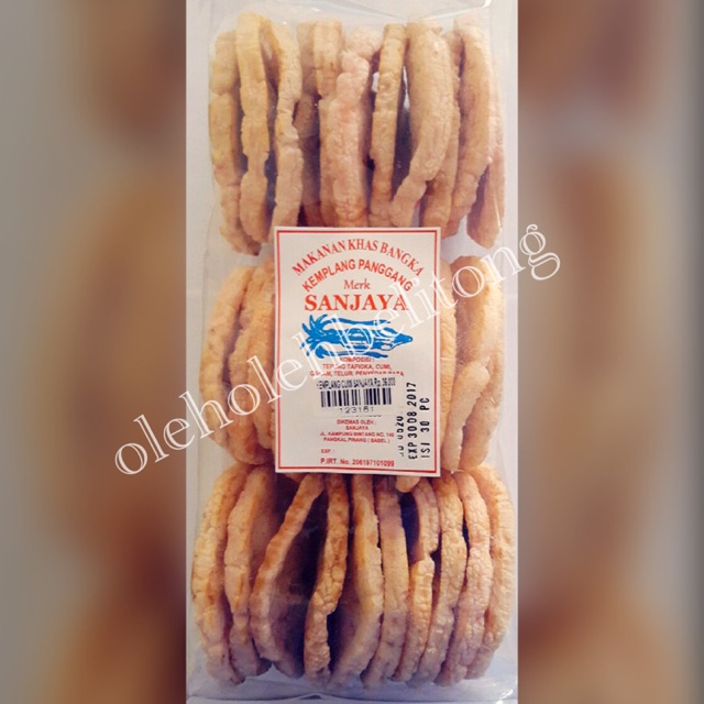 

Kemplang cumi bangka belitung.halal. kerupuk panggang. Kerupuk ikan bangka belitung. Oleh-oleh legendaris. Kerupuk getas udang. kerupuk cumi. keripik. makanan ringan. krupuk renyah. tanpa pengawet. cemilan keluarga. cemilan anak. cemilan enak