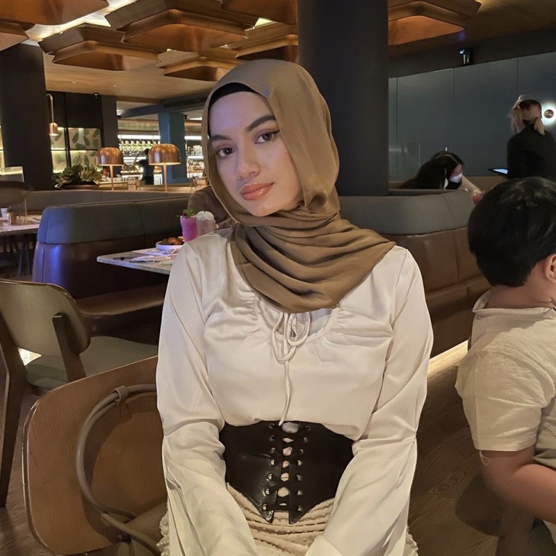 Pashmina Premium Satin Silk Malaysia Textured Crinkle (JAHIT TEPI KECIL SUPER RAPI)-Caramel