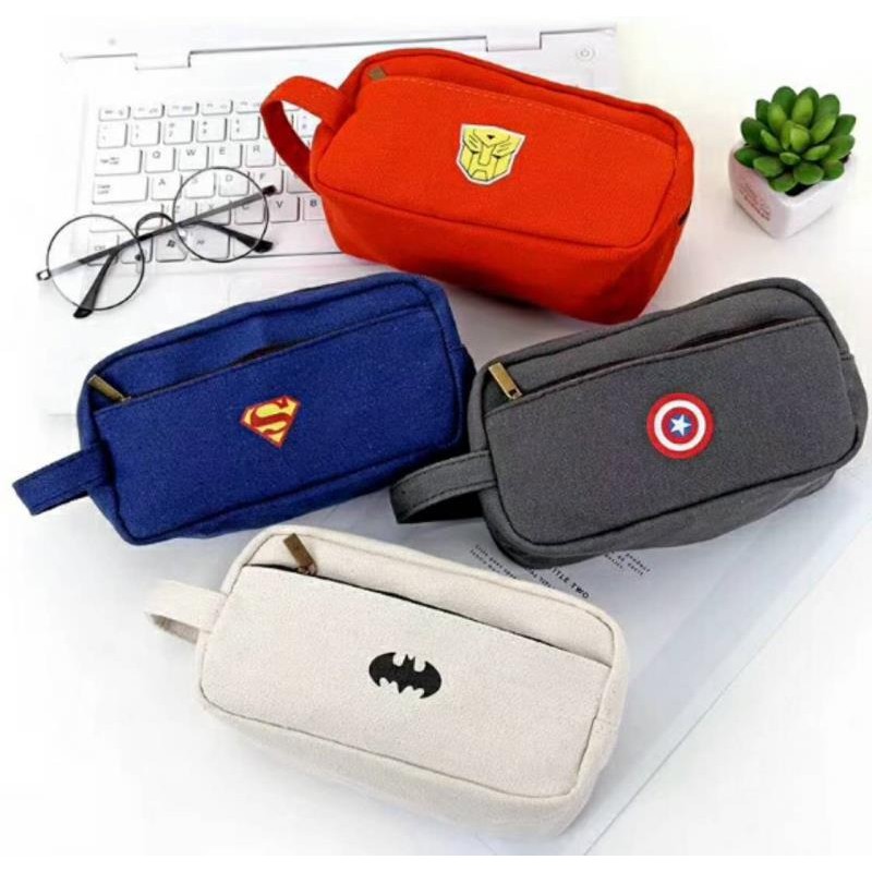 

Tempat Pensil Kanvas Karakter Cowo. PENCIL CASE Stationary Anak Kain