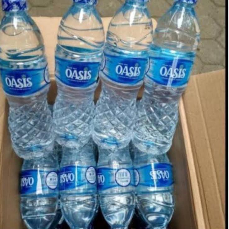 

SUPER SALE Oasis 600ml 1 Dus isi 24 Pcs / Oasis Botol 600ml 1 Dus
