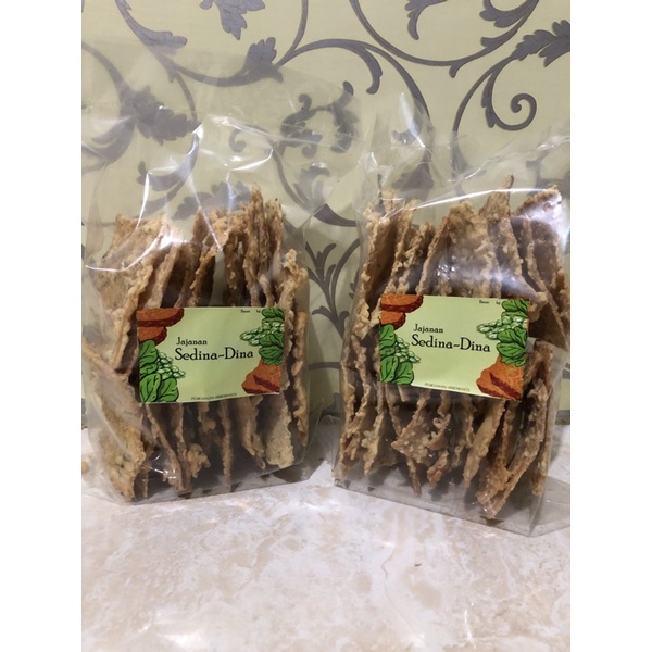 

keripik tempe sedina-dina by elok.diagem