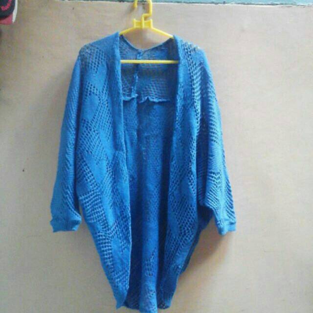 Outer rajut biru elektrik