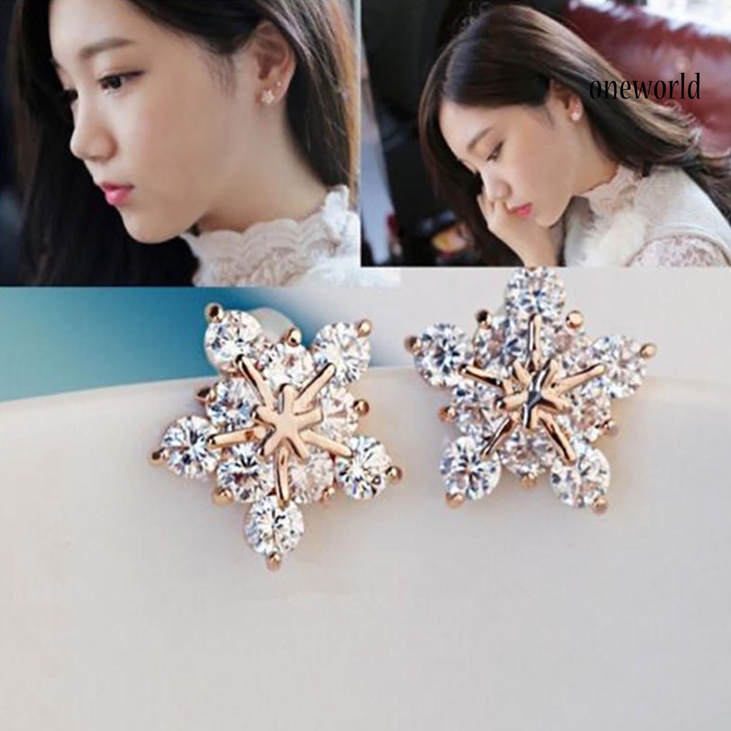 OW@ 1 Pair Earings Stud Delicate Elegant Snowflake Shaped Ear Studs for Party