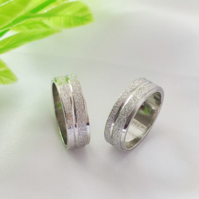 Cincin Pasir Putih Garis Titanium Pria dan Wanita