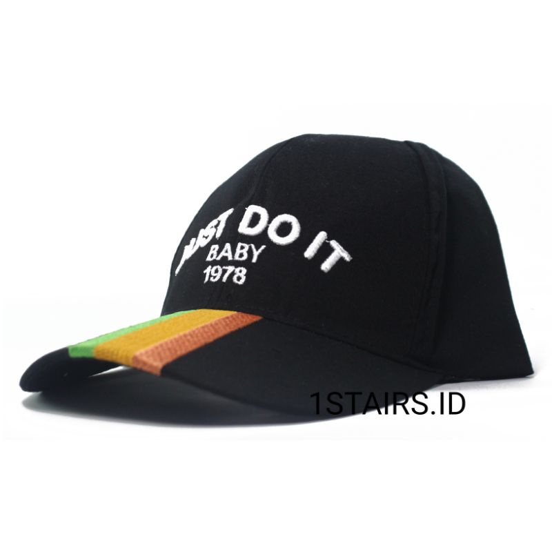 Topi Baaeball Fashion Anak Motif Bordir JUST DO IT RAINBOW/Topi Baseball Anak Unisex-Hitam